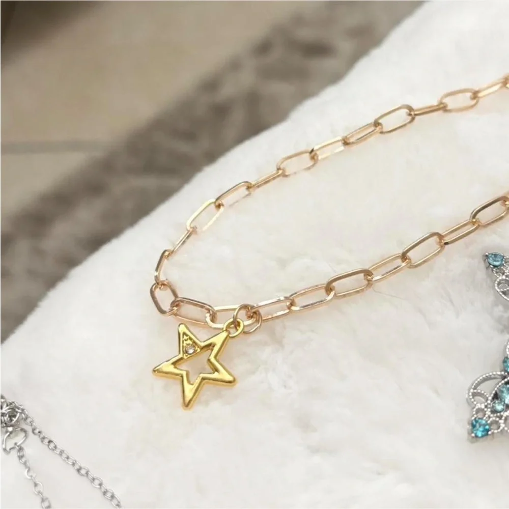 5/$15 🩷 MUST BUNDLE Gold Star Pendant Chain Necklace